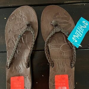 Mad Love Brown Fabric Women’s Sandals NWT size 9 US